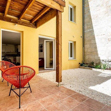 Joli Appartement Avec Jardin / Vieux-Lormont Buitenkant foto