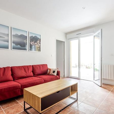 Joli Appartement Avec Jardin / Vieux-Lormont Buitenkant foto